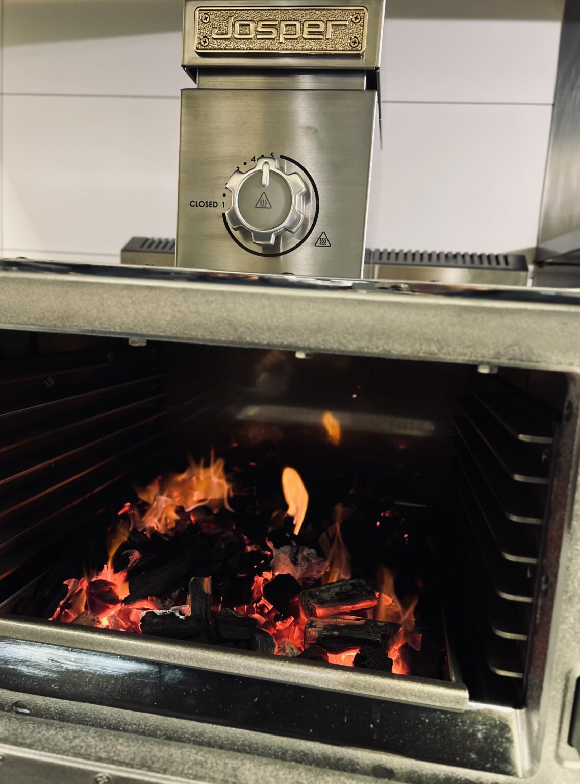 Detail z Josper sekcie
