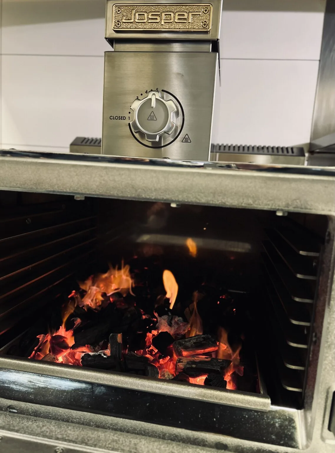Detail z Josper sekcie